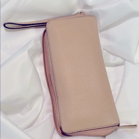 Michael Kors Wallet - Picture 3 of 7